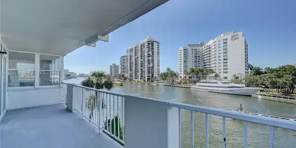 2800 E Sunrise Blvd Unit 4F