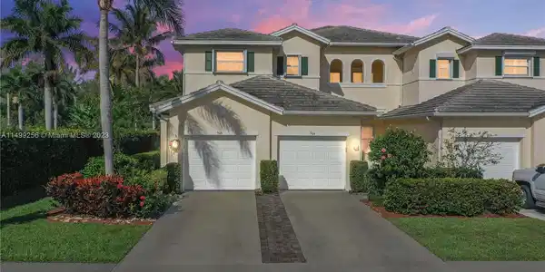 906 Southstar Dr