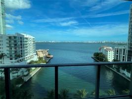 460 NE 28th St Unit 904