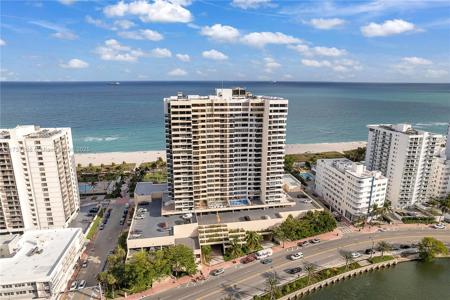2555 Collins Ave