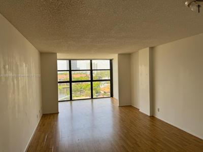200 Leslie Dr