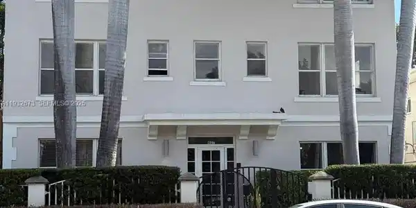 1027 Pennsylvania Ave