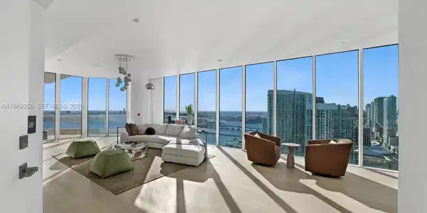 2020 N Bayshore Dr