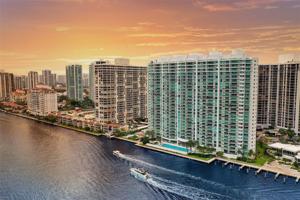 20201 E Country Club Dr Unit 2702