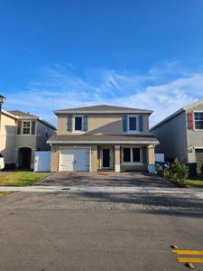 607 NE 4th St