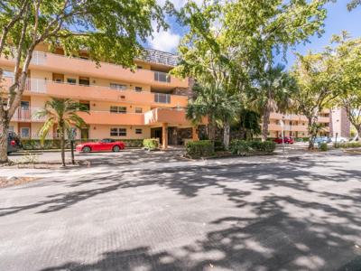 3550 NE 169th St Unit 107