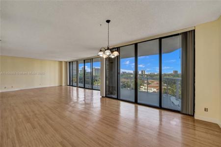 20281 E Country Club Dr