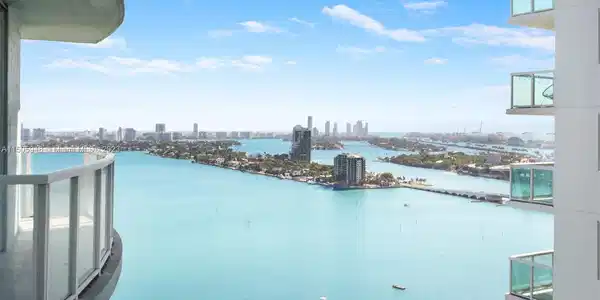 1900 N Bayshore Dr