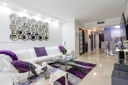 4775 Collins Ave