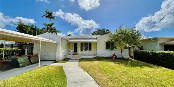 9157 Dickens Ave