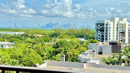 151 Crandon Blvd