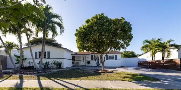 19600 Gulfstream Rd