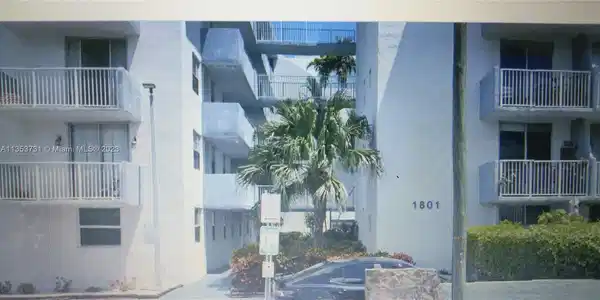 1801 S Treasure Dr Unit 512A