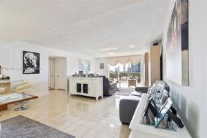 2851 NE 183rd St Unit 701E