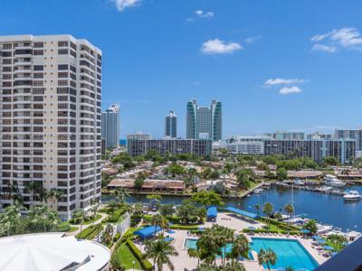 600 Three Islands Blvd