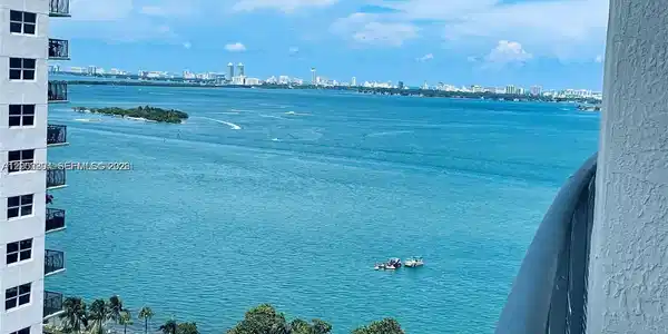 1750 N Bayshore Dr