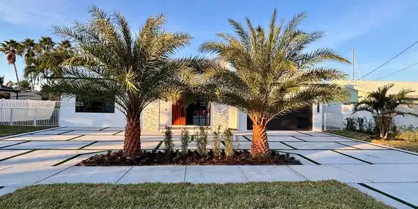 1409 SE 14th Ct