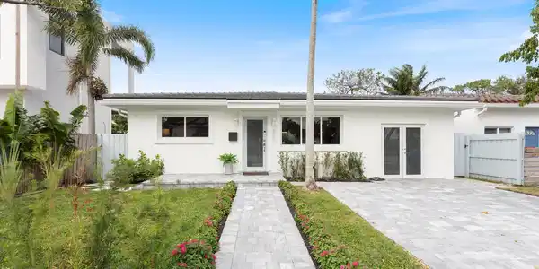807 SE 11th