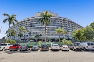 900 Bay Dr Unit 424