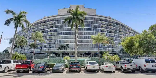 900 Bay Dr Unit 424