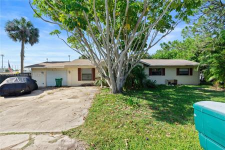 280 PALM BLVD