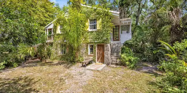 10005 Snapper Creek Rd
