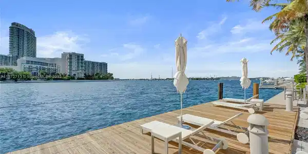 20 Island Ave