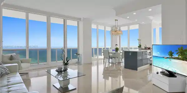 4779 Collins Ave
