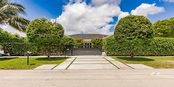 8200 SW 62nd Ave