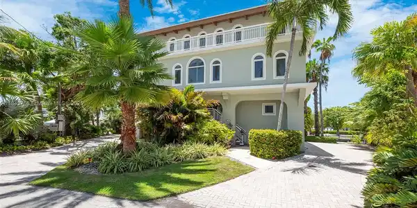 119 W Plaza Del Lago