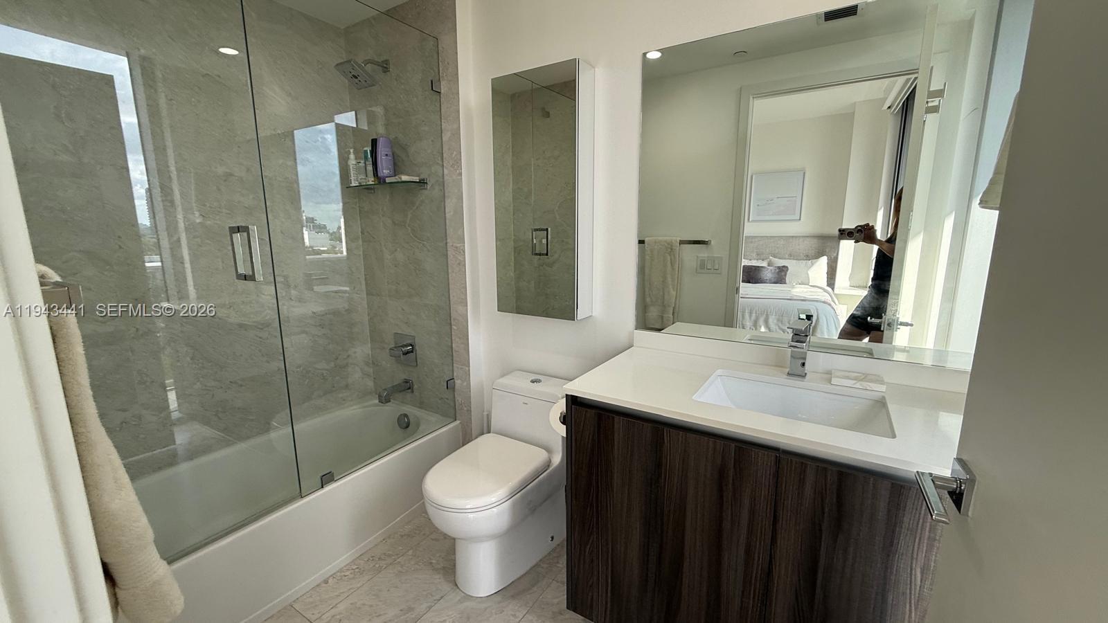 Image 3: SUPER SPACIOUS LAUNDRY ROOM