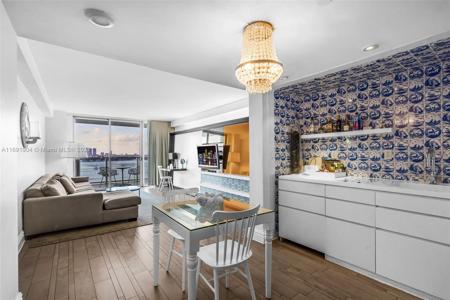 1100 West Ave