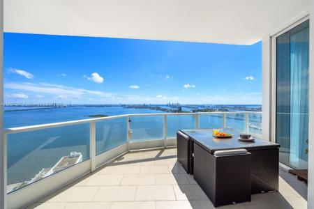 2020 N Bayshore Dr