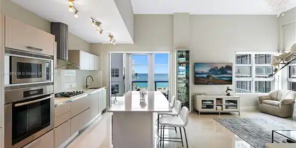 3739 Collins Ave