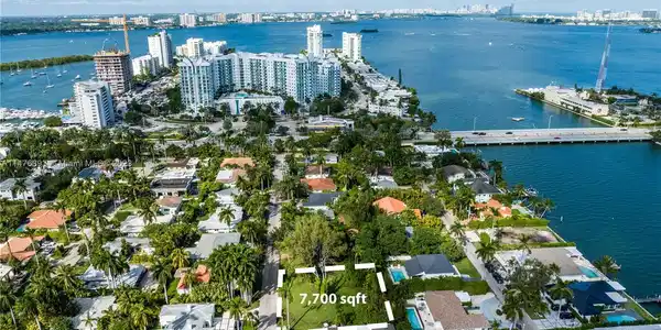 7631 Coquina