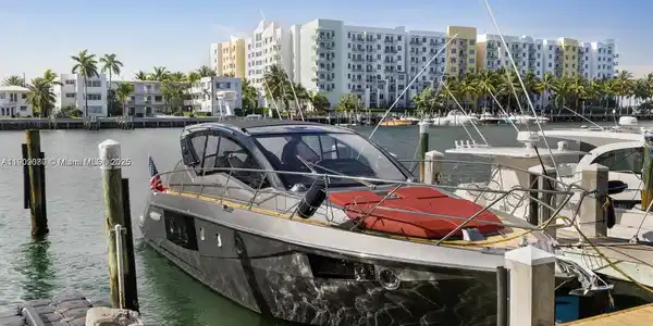 900 Bay Dr (SLIP 14)
