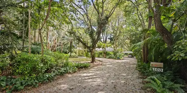 5100 SW 85th St