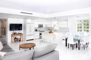 19137 Fisher Island Dr
