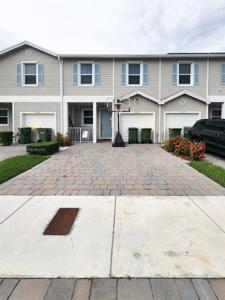 907 SE 17th Ct