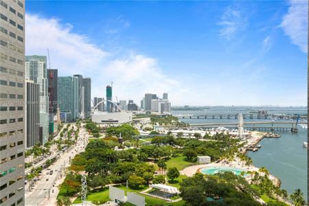 325 S Biscayne Blvd