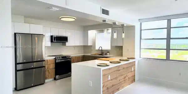 2750 NE 183rd St Unit 1008