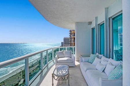 10101 Collins Ave