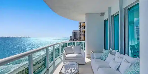 10101 Collins Ave