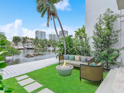 377 Poinciana Dr