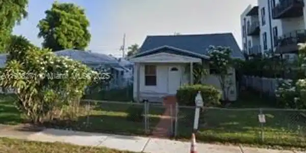 1721 Fletcher St