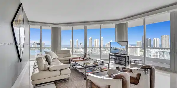 2600 Island Blvd