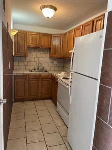 900 NE 18th Ave