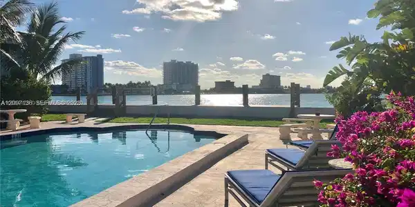2250 Bay Dr