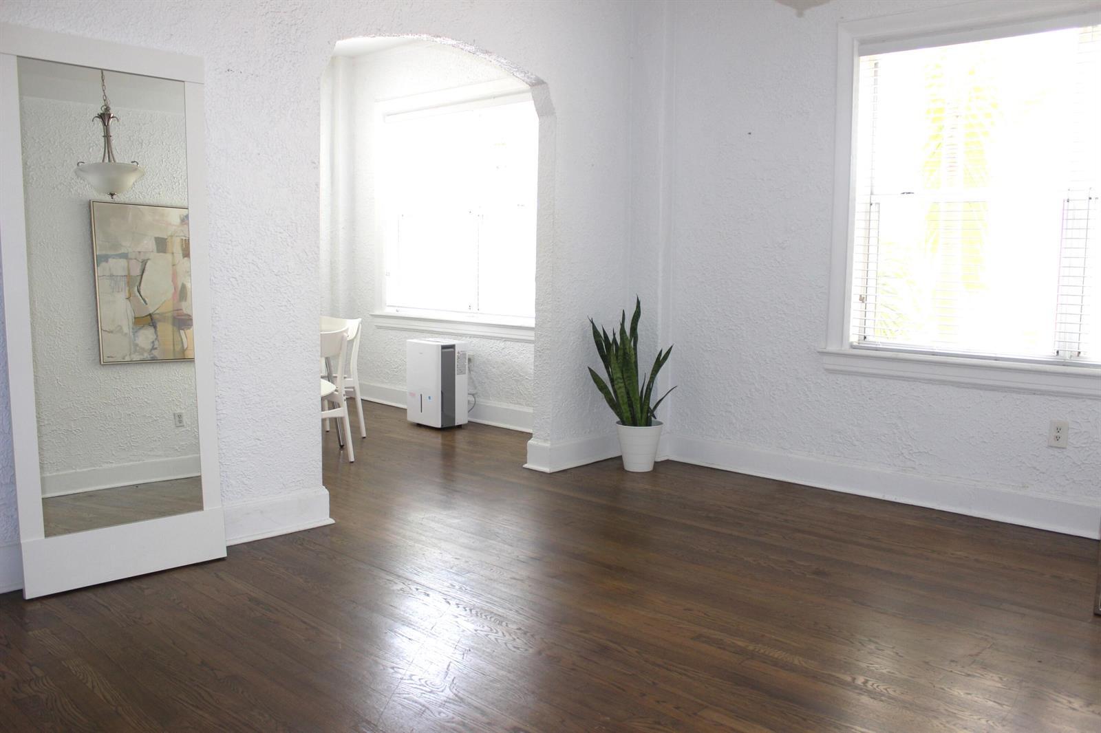 Image 2: Living Room