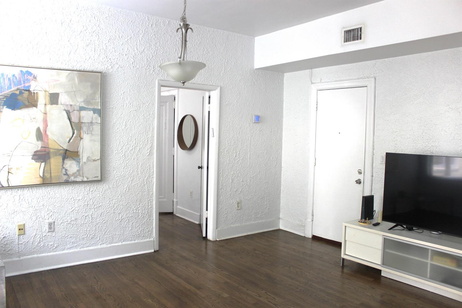 Image 3: Living Area